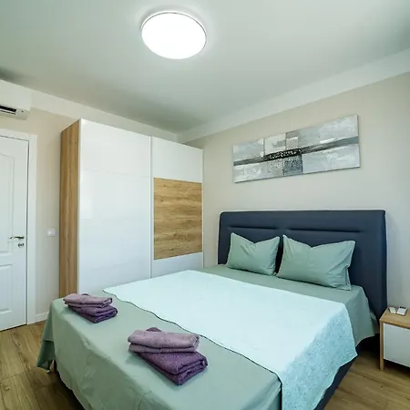 Sky Academic * Varna