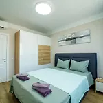 Sky Academic * Varna